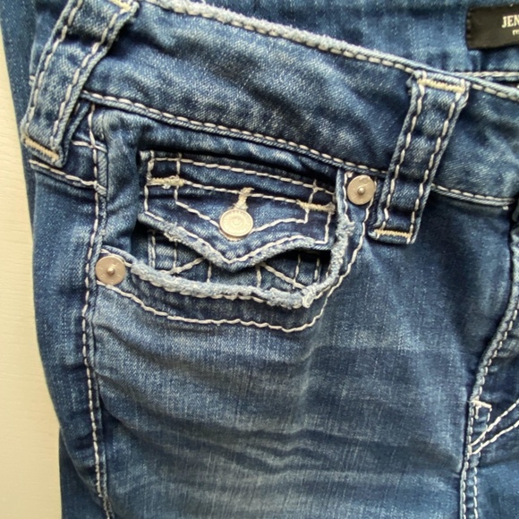 True Religion Jennie Curvy Big T Mid Rise Capri Flap Blue Jeans Size 30 - Picture 4 of 15